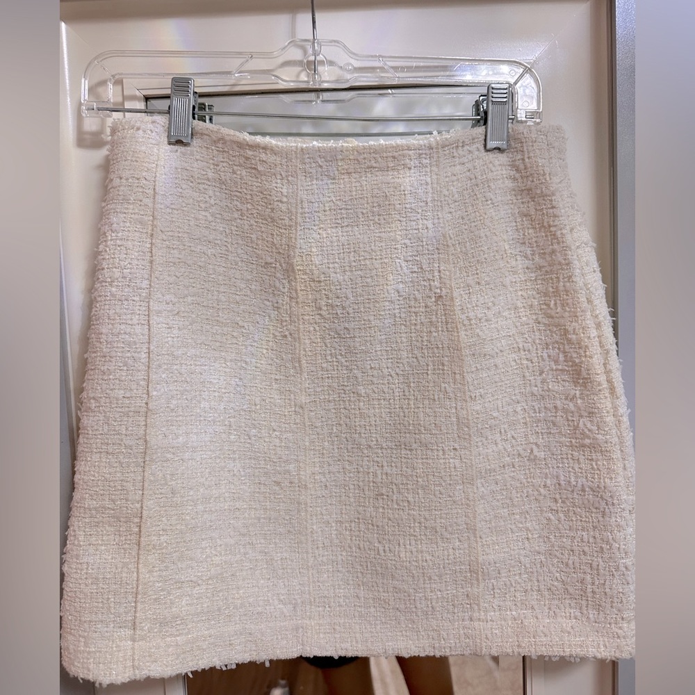ZARA textured high-waisted mini skirt in white cream, size small, NWT